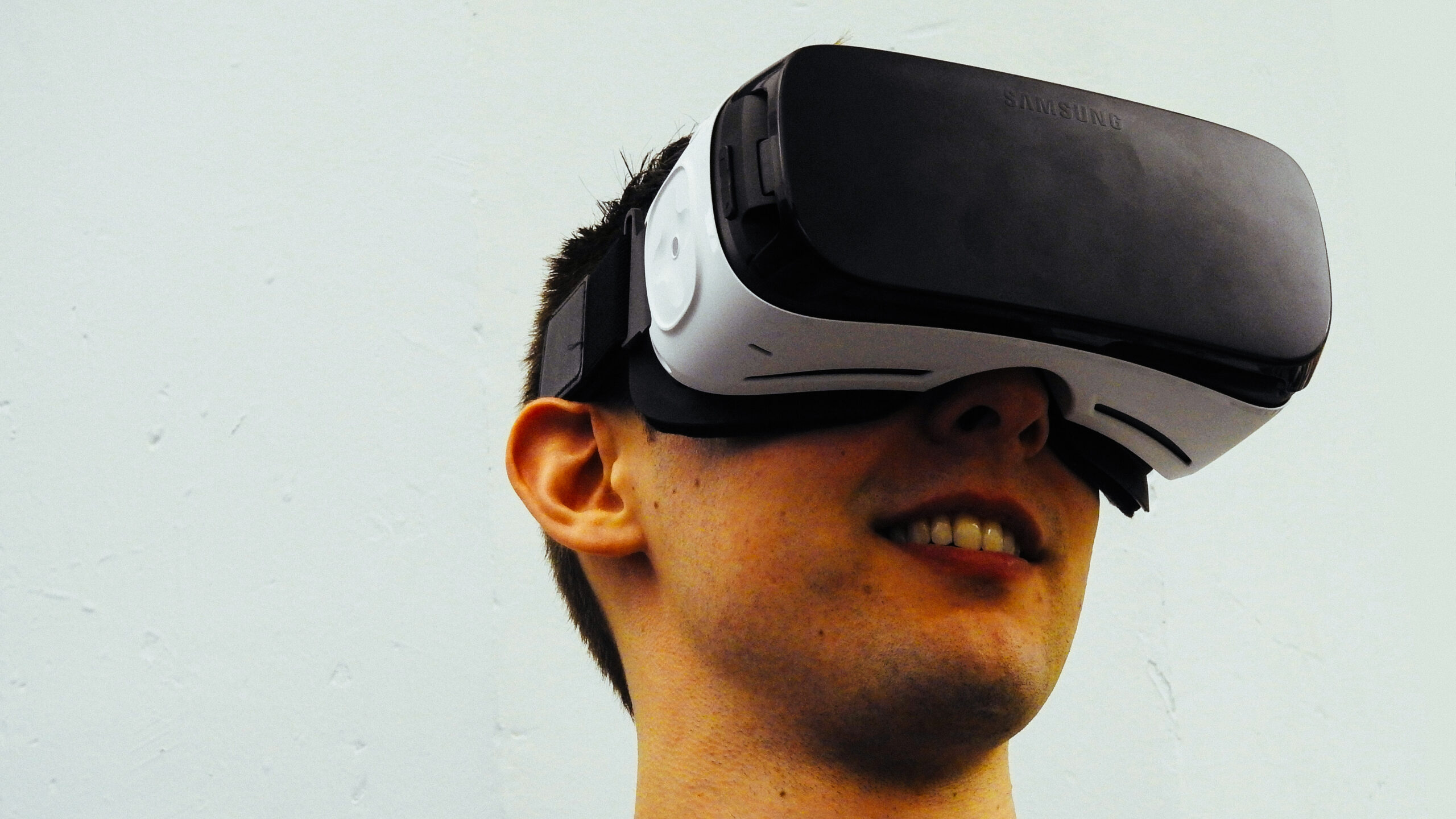 Новинки vr. VR очки Apple. Виртуальные очки фото. Виртуальные очки айфон. Best VR Glasses.